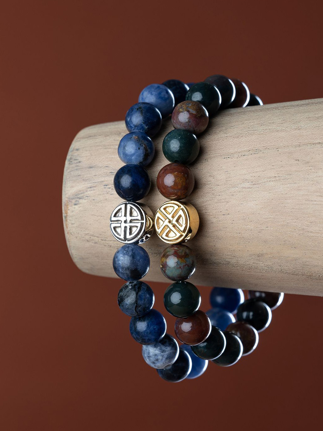 

Stone Story By Shruti Men 925 Sterling Silver Gold-Plated Bloodstone Eternal Knot Bracelet