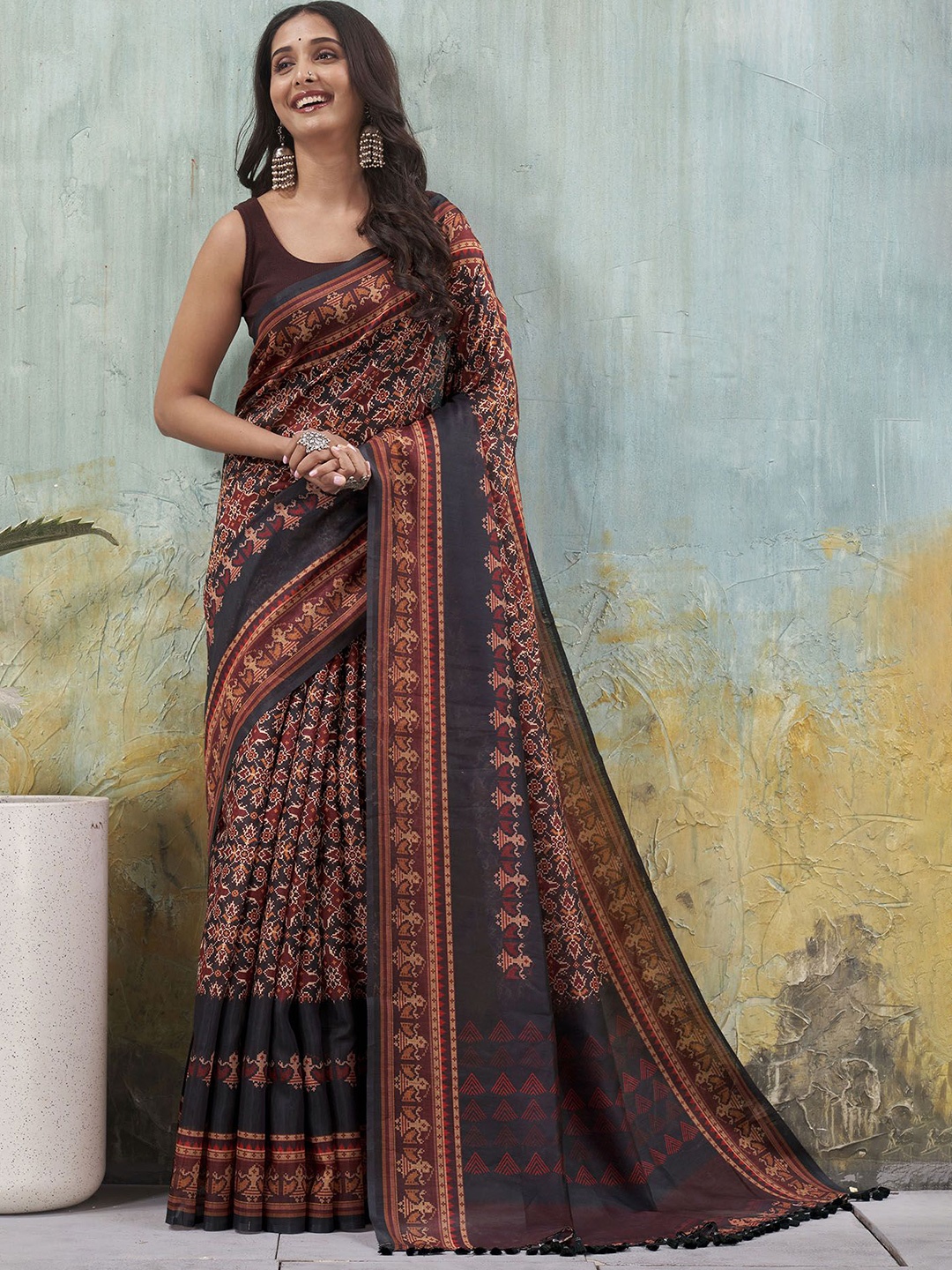 

Ekana Ethnic Motifs Silk Cotton Patola Saree, Black