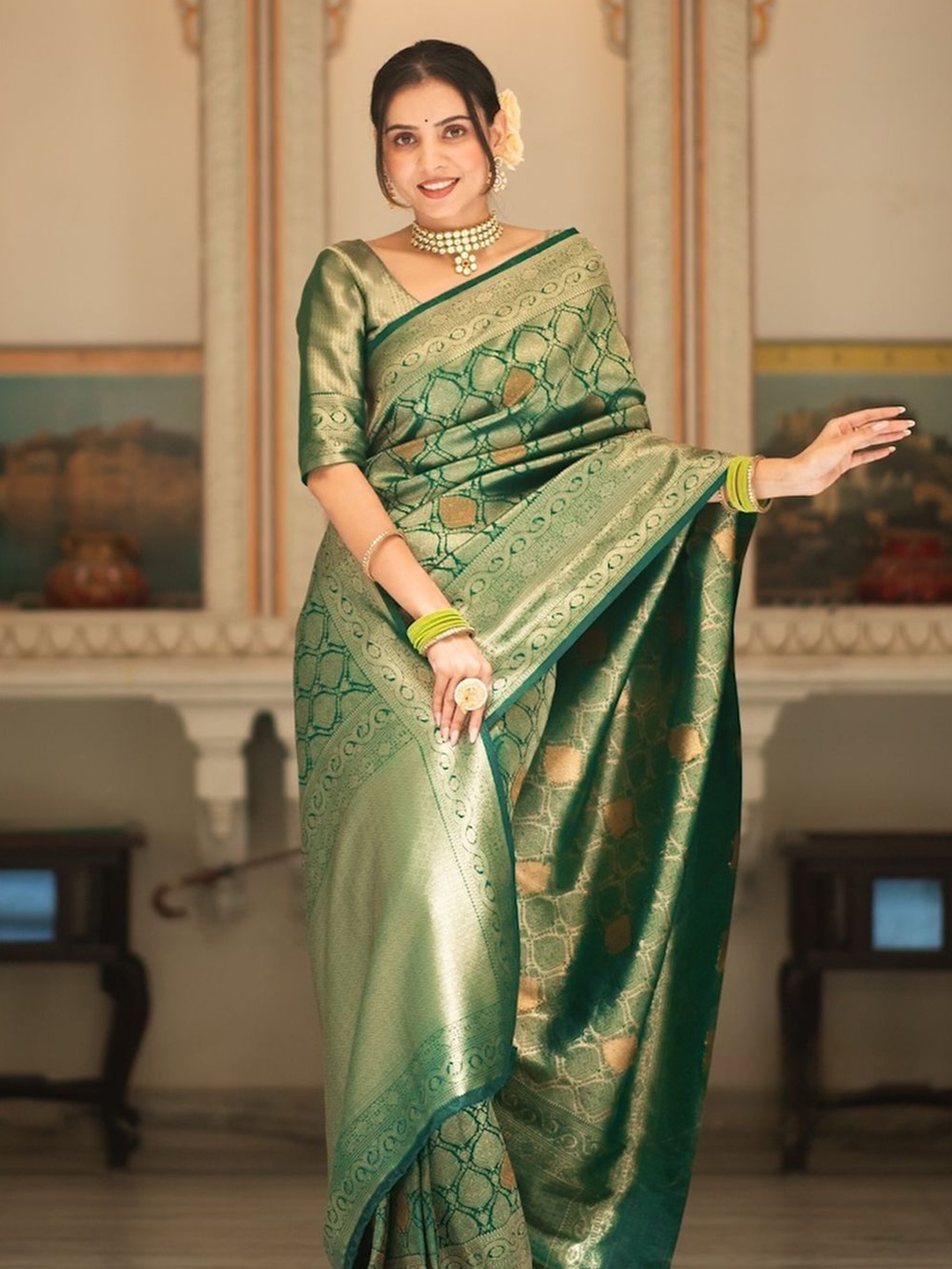 

KALINI Woven Design Zari Silk Blend Banarasi Saree, Green