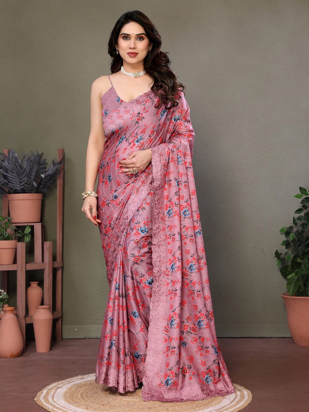 

Hema silk mills Floral Embroidered Silk Blend Saree, Pink