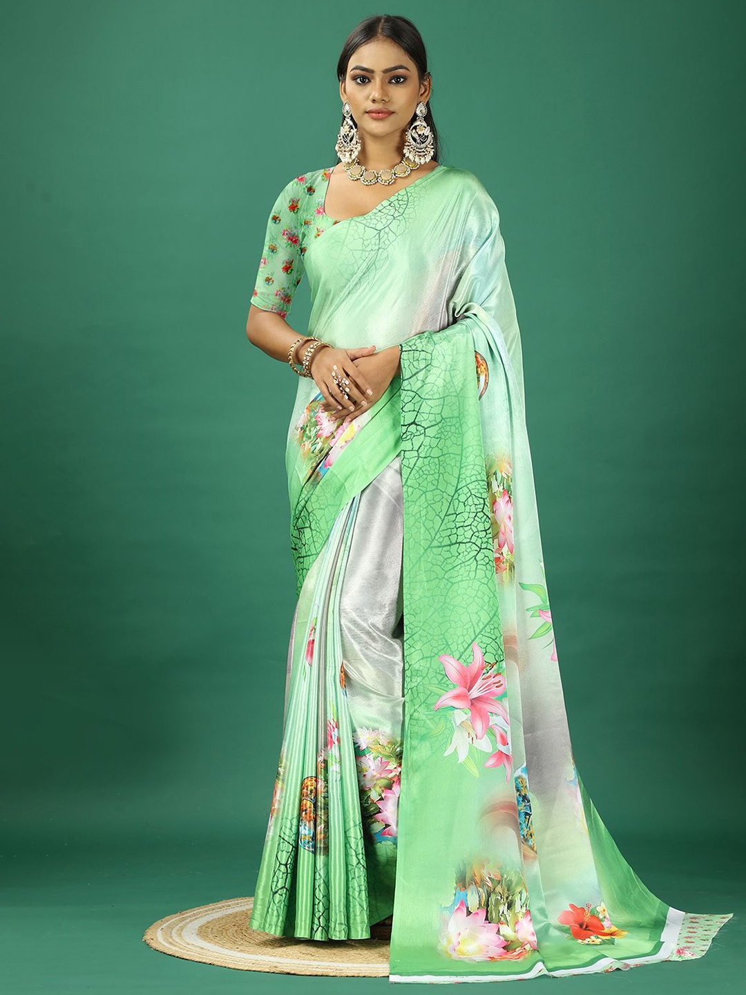 

A.V.M. SILK MILLS Floral Pure Crepe Saree, Green