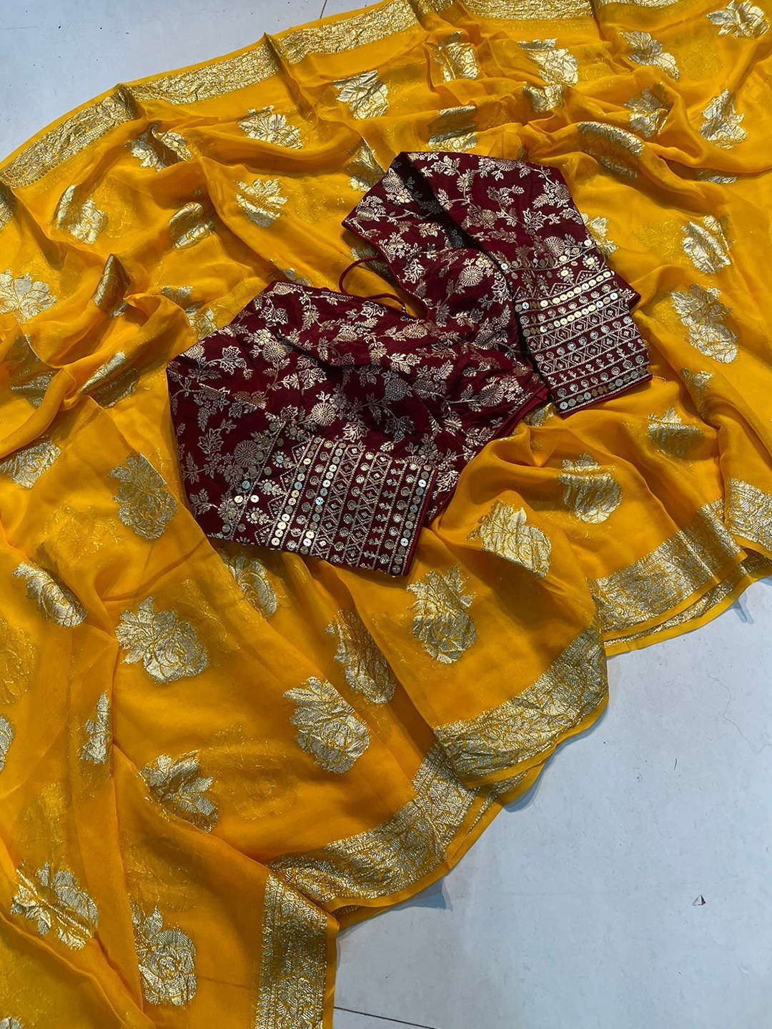 

PAYAL CREATION Woven Design Zari Pure Georgette Maheshwari Saree, Yellow
