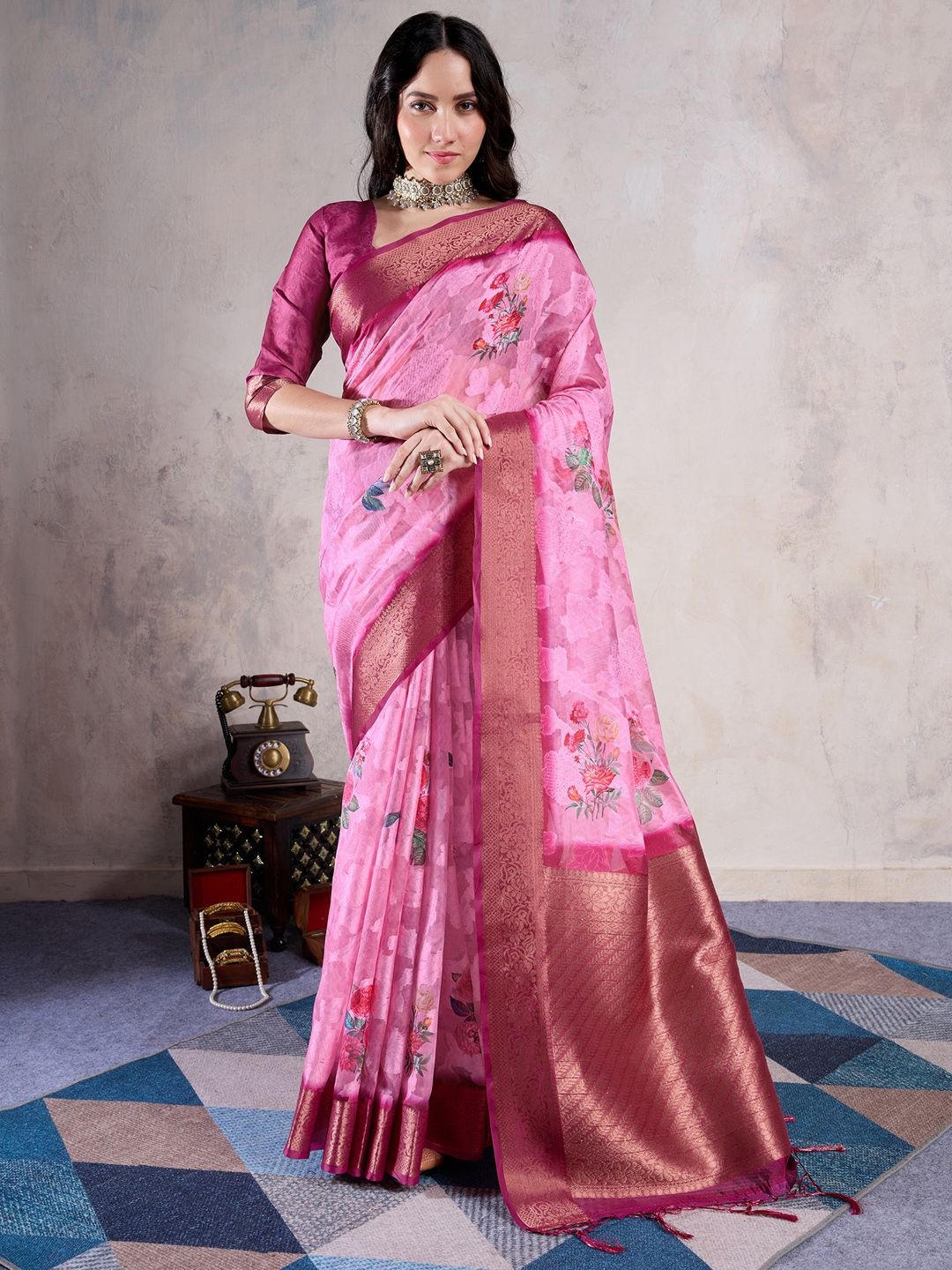 

Saree mall Floral Organza Sungudi Sarees, Pink