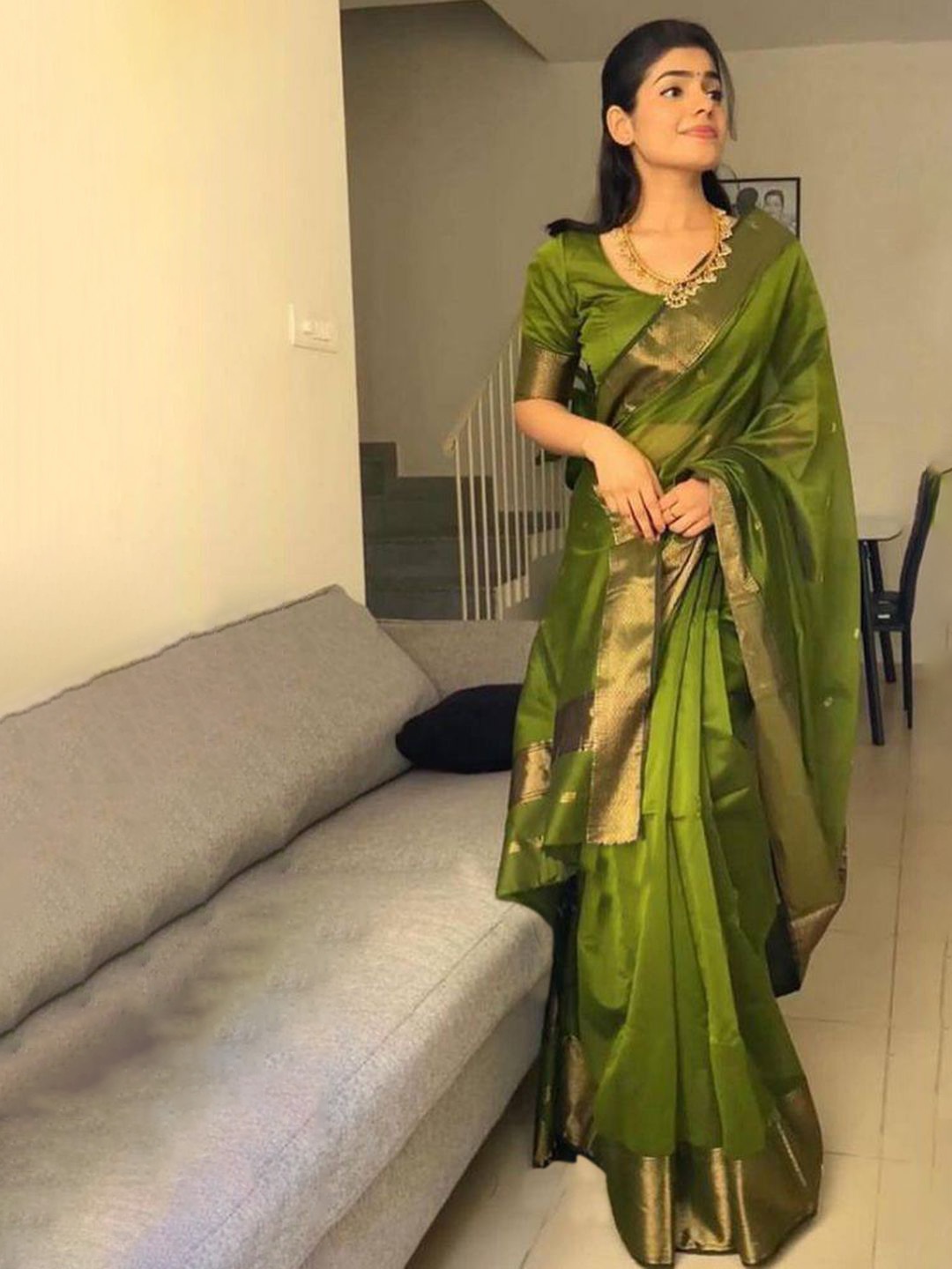 

KALINI Woven Design Zari Banarasi Saree, Green
