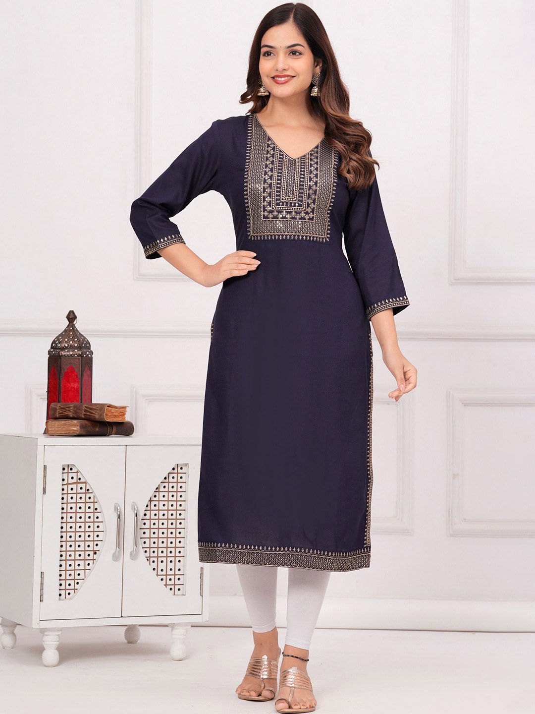 

His&Her Embroidered V Neck Kurta, Navy blue