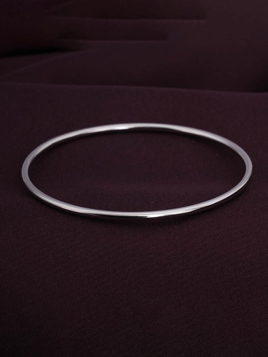 

PALMONAS Women Silver-Plated Waterproof & Anti-Tarnish Round Bangle-Style Bracelet