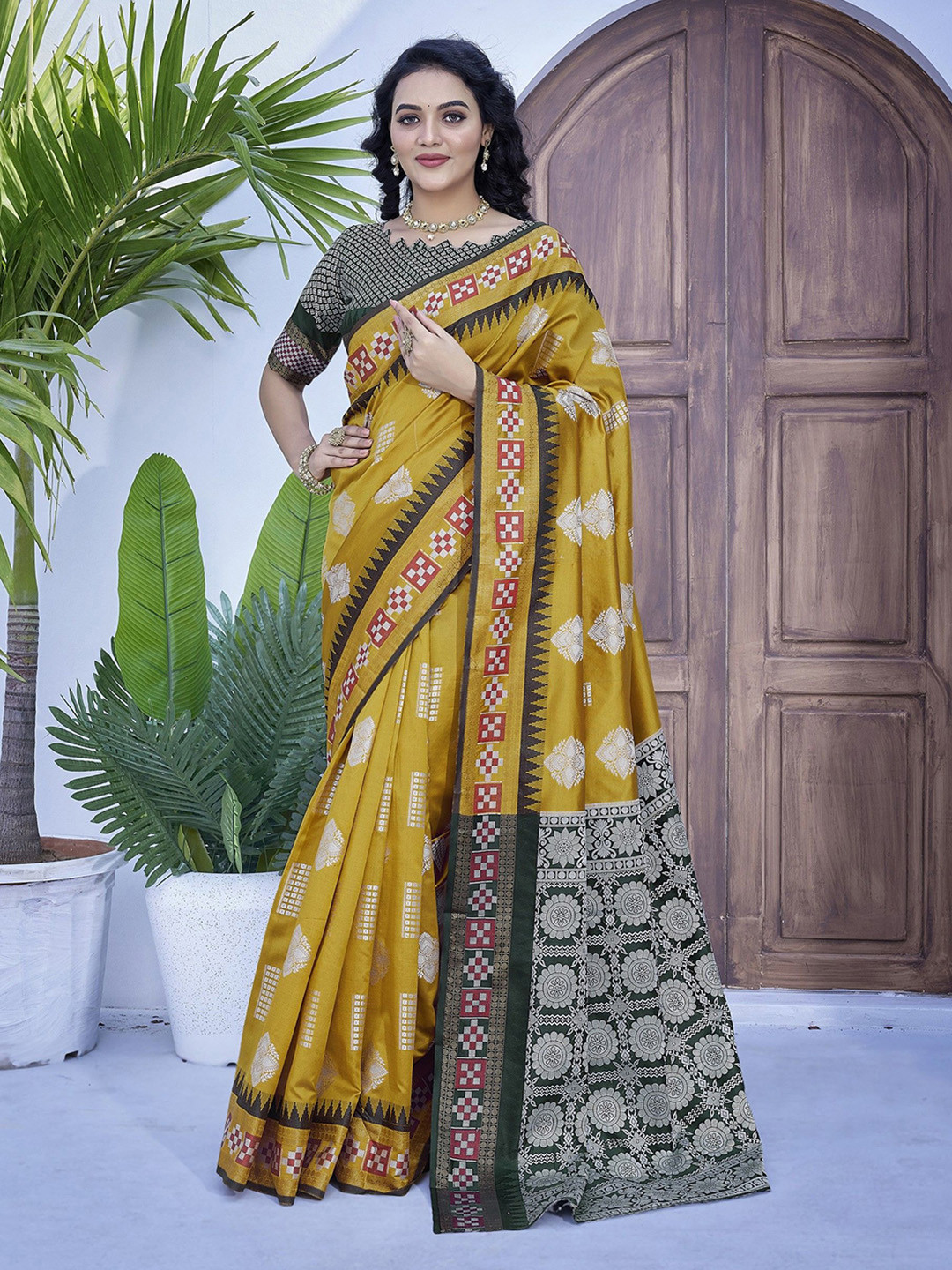 

LeeliPeeri Designer Woven Design Saree, Yellow