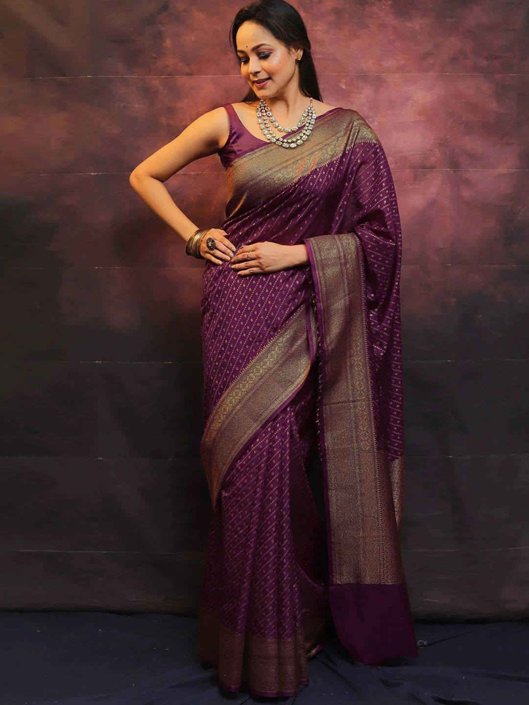

KALINI Woven Design Zari Banarasi Saree, Magenta