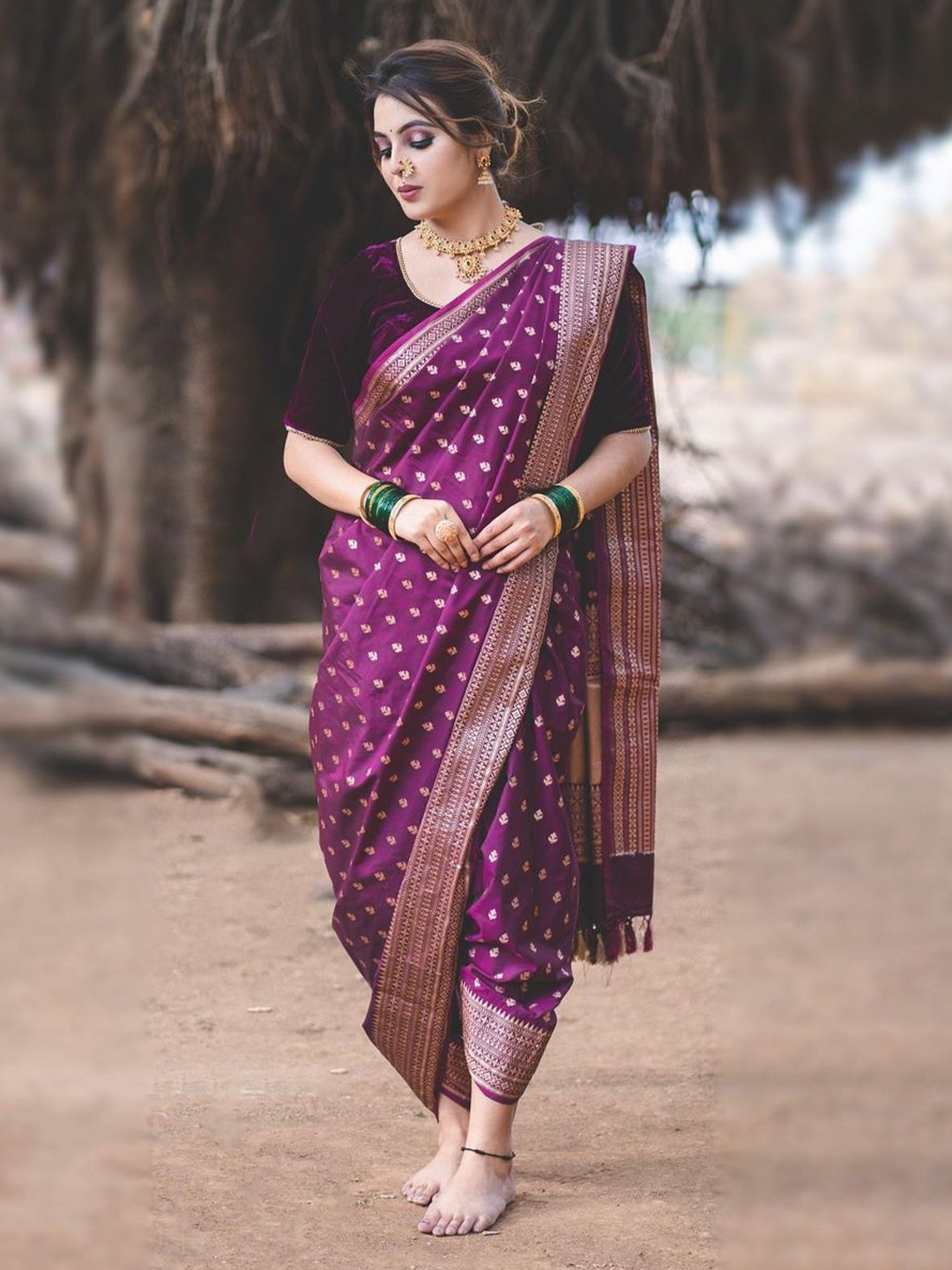 

Caracola Ethnic Motifs Zari Banarasi Saree, Purple