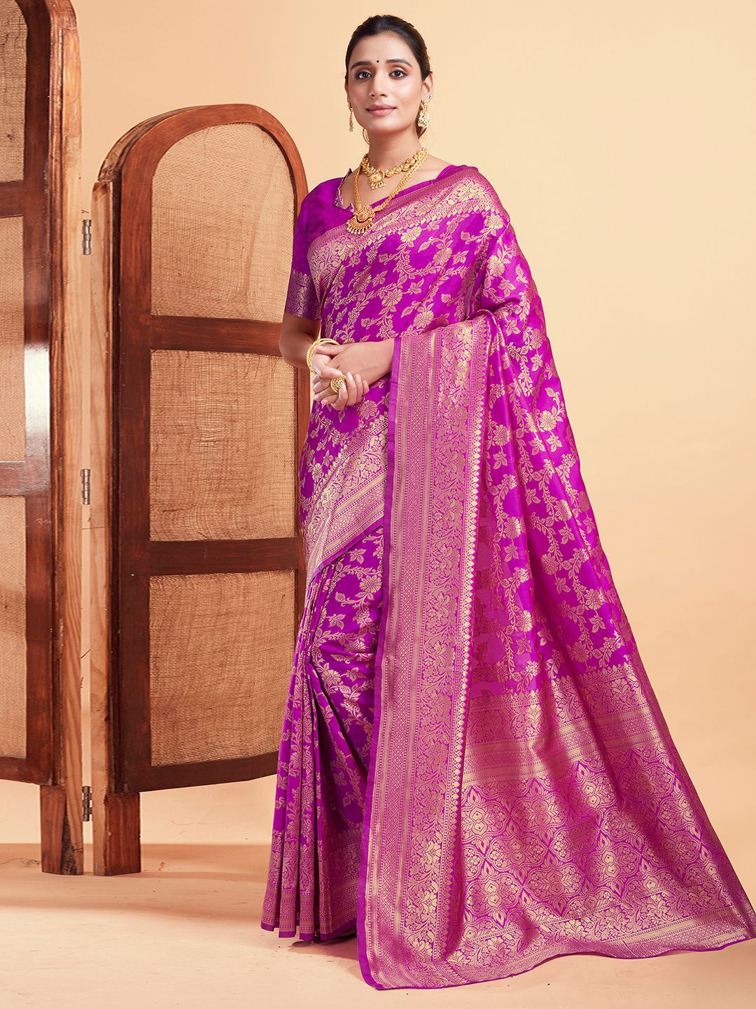 

KALINI Floral Zari Banarasi Saree, Pink