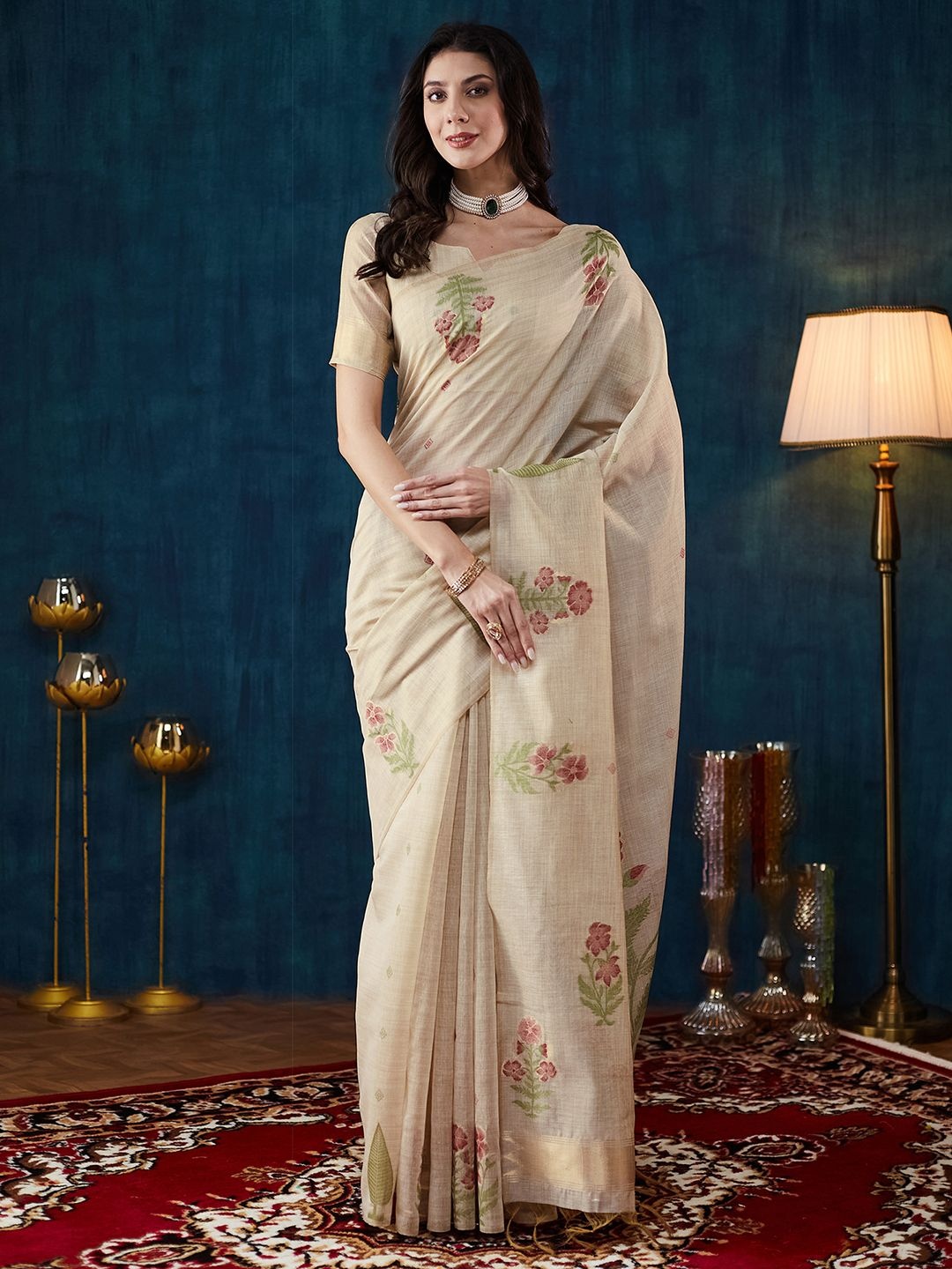 

Satrani Floral Printed Saree, Cream