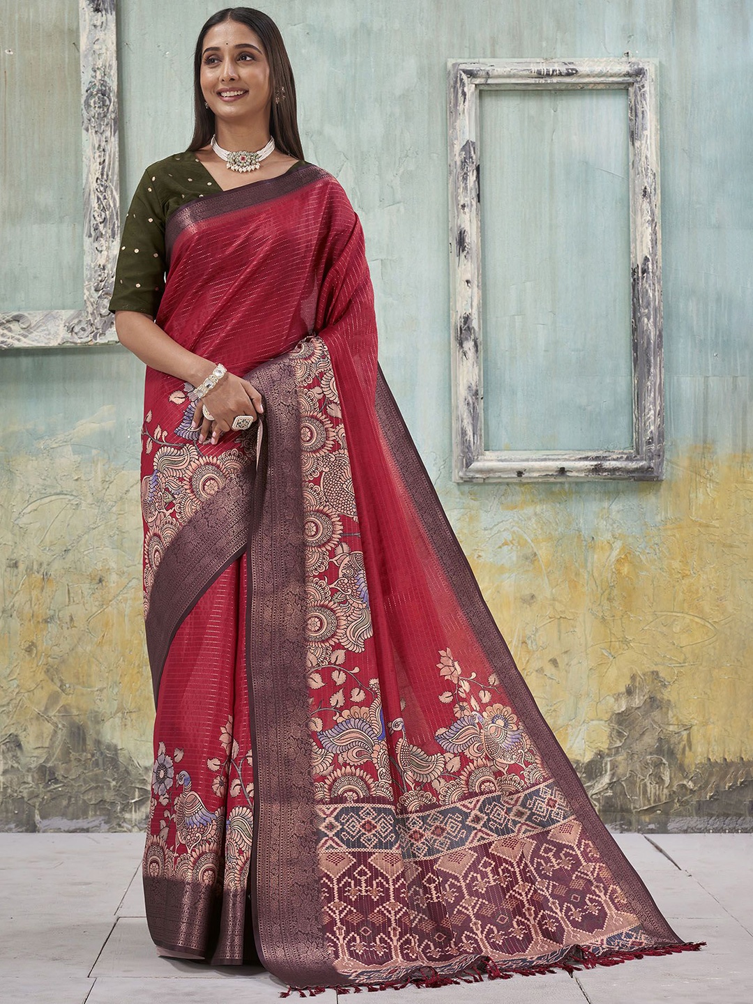 

Ekana Ethnic Motifs Zari Silk Blend Saree, Red