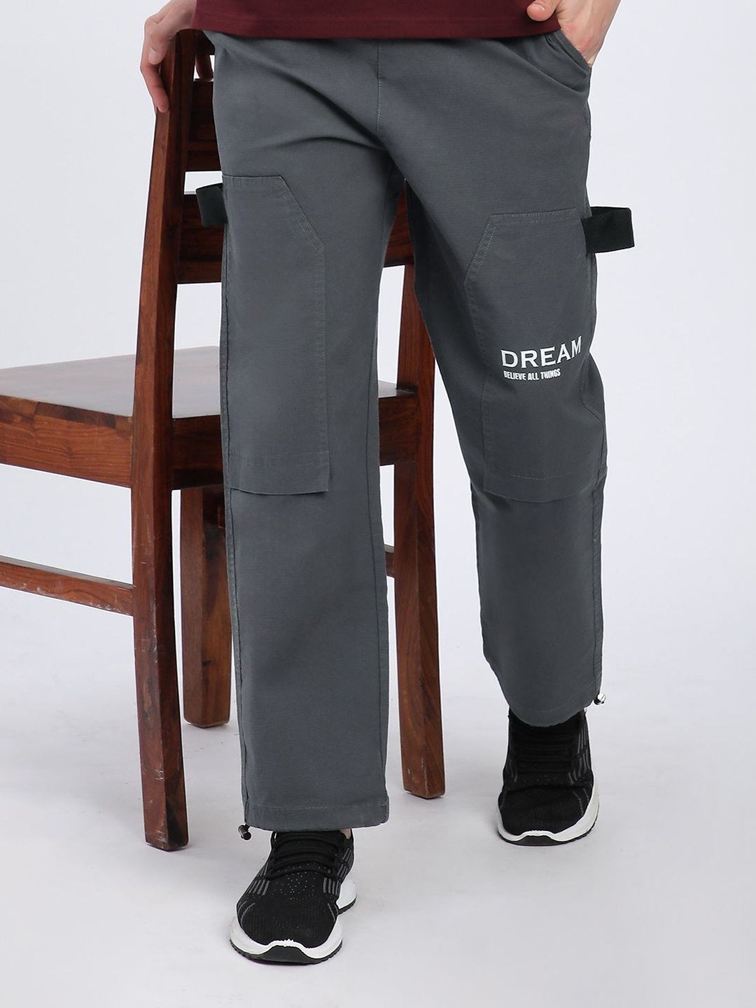 

Beyoung Men Printed Cotton Grey Tape Detailed Cargo Pants