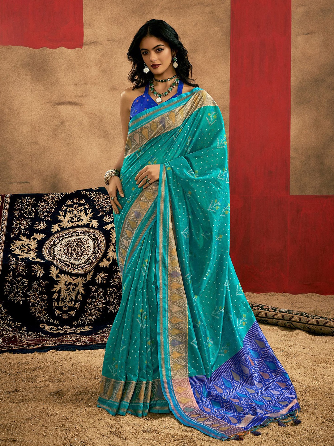 

elora Woven Design Zari Patola Saree, Blue