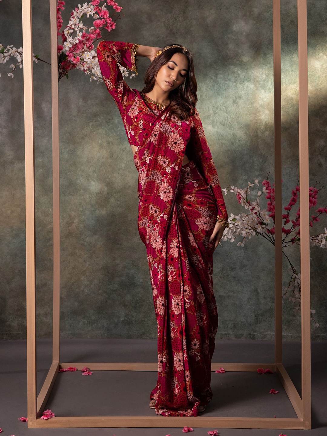 

Mehak Murpana Floral Pure Crepe Saree, Pink
