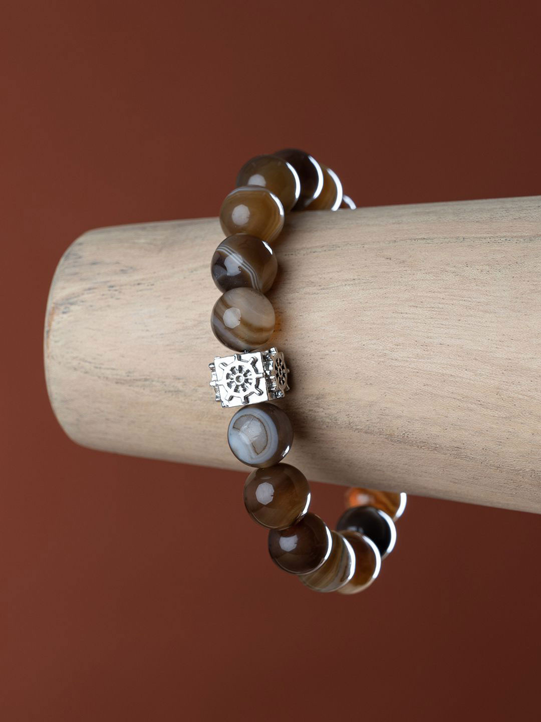 

Stone Story By Shruti Men 925 Sterling Silver Rhodium-Plated Agate Elasticated Bracelet