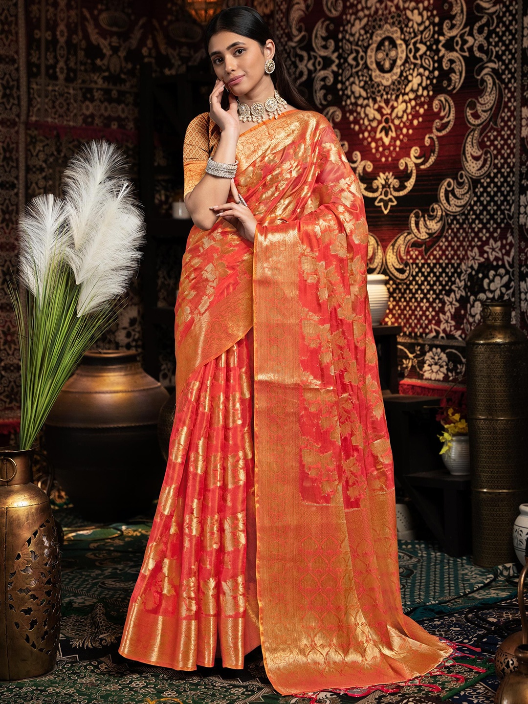 

GAJARAI Floral Zari Organza Saree, Red