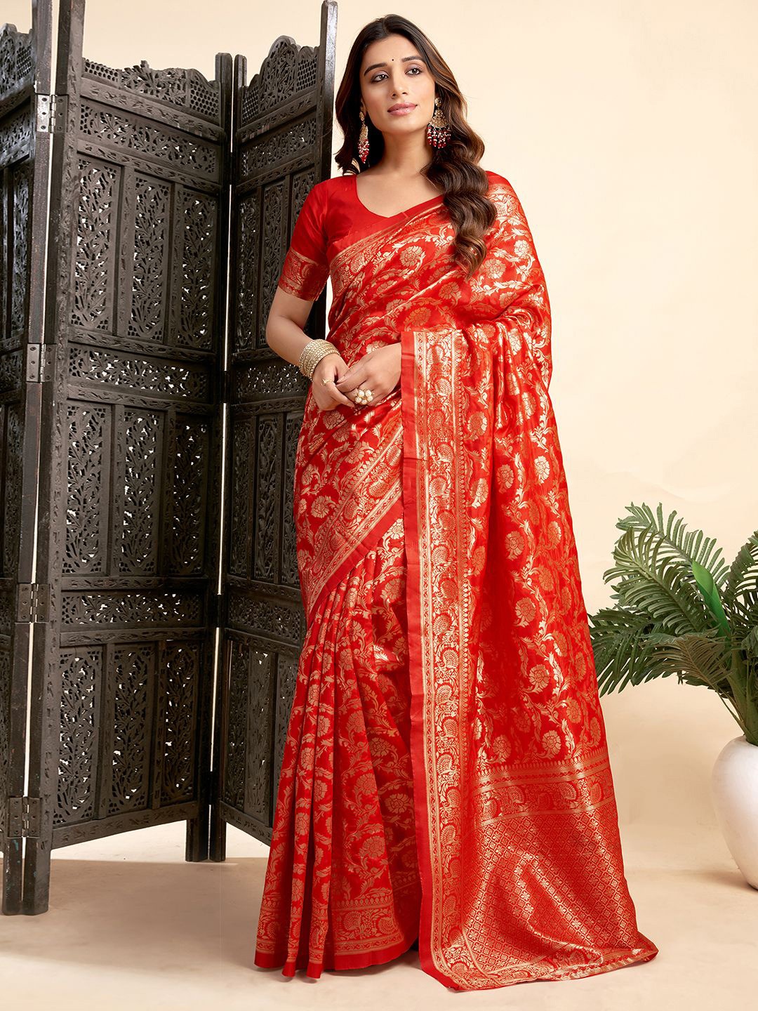 

KALINI Floral Zari Banarasi Saree, Red