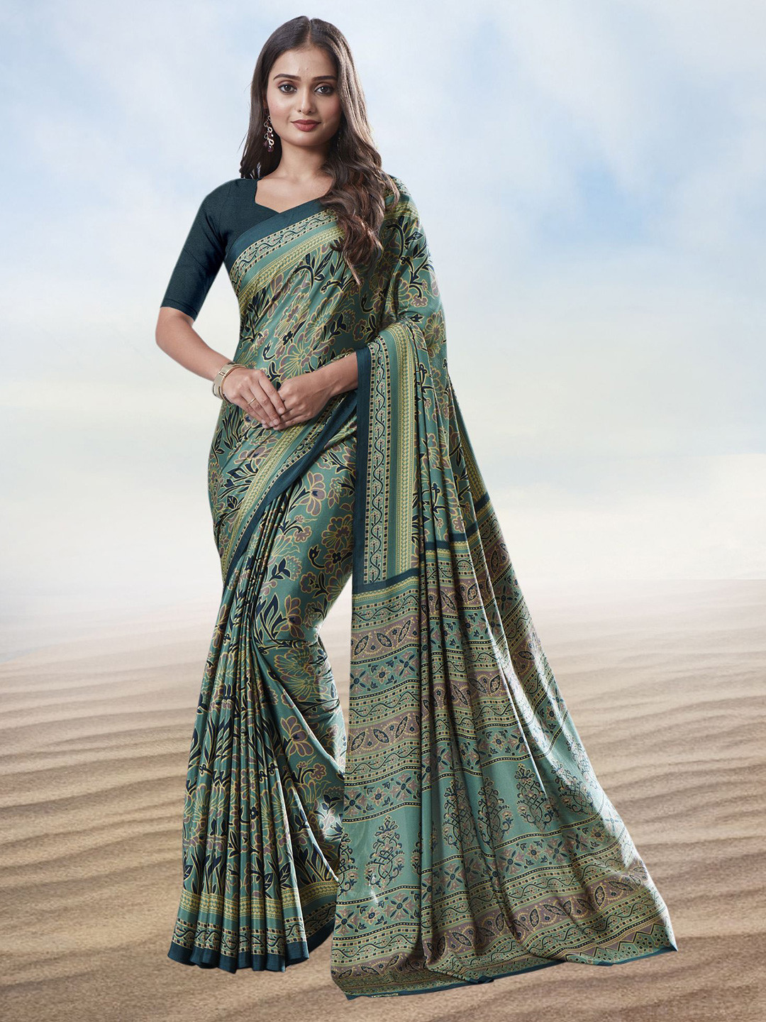 

Kasak Floral Pure Crepe Saree, Green