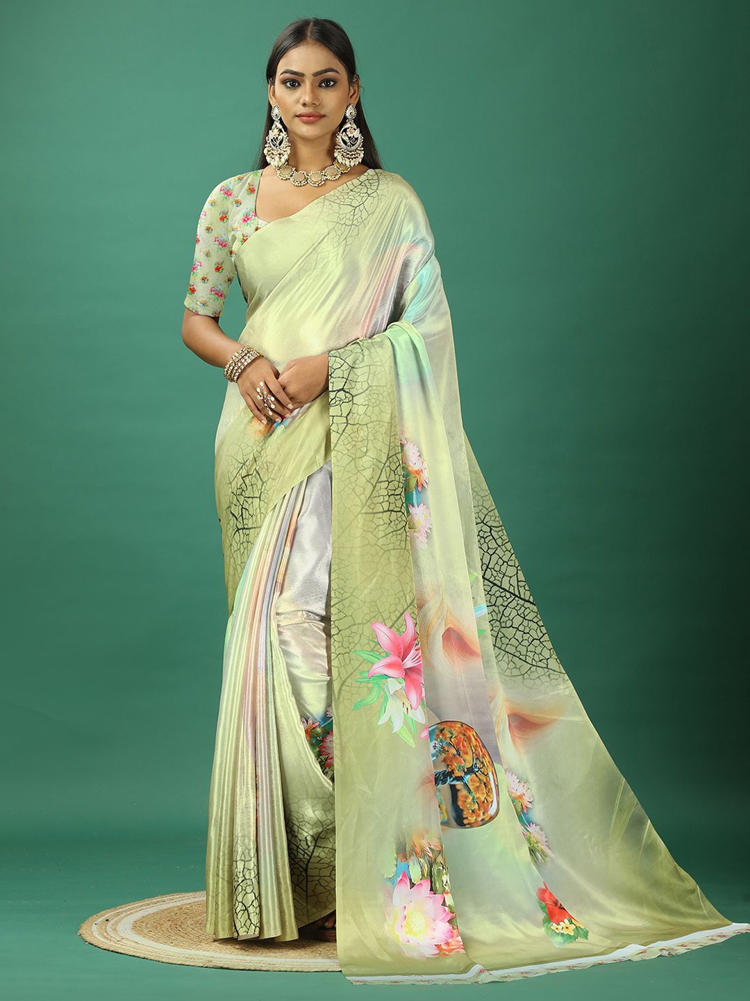 

A.V.M. SILK MILLS Floral Printed Pure Crepe Saree, Green