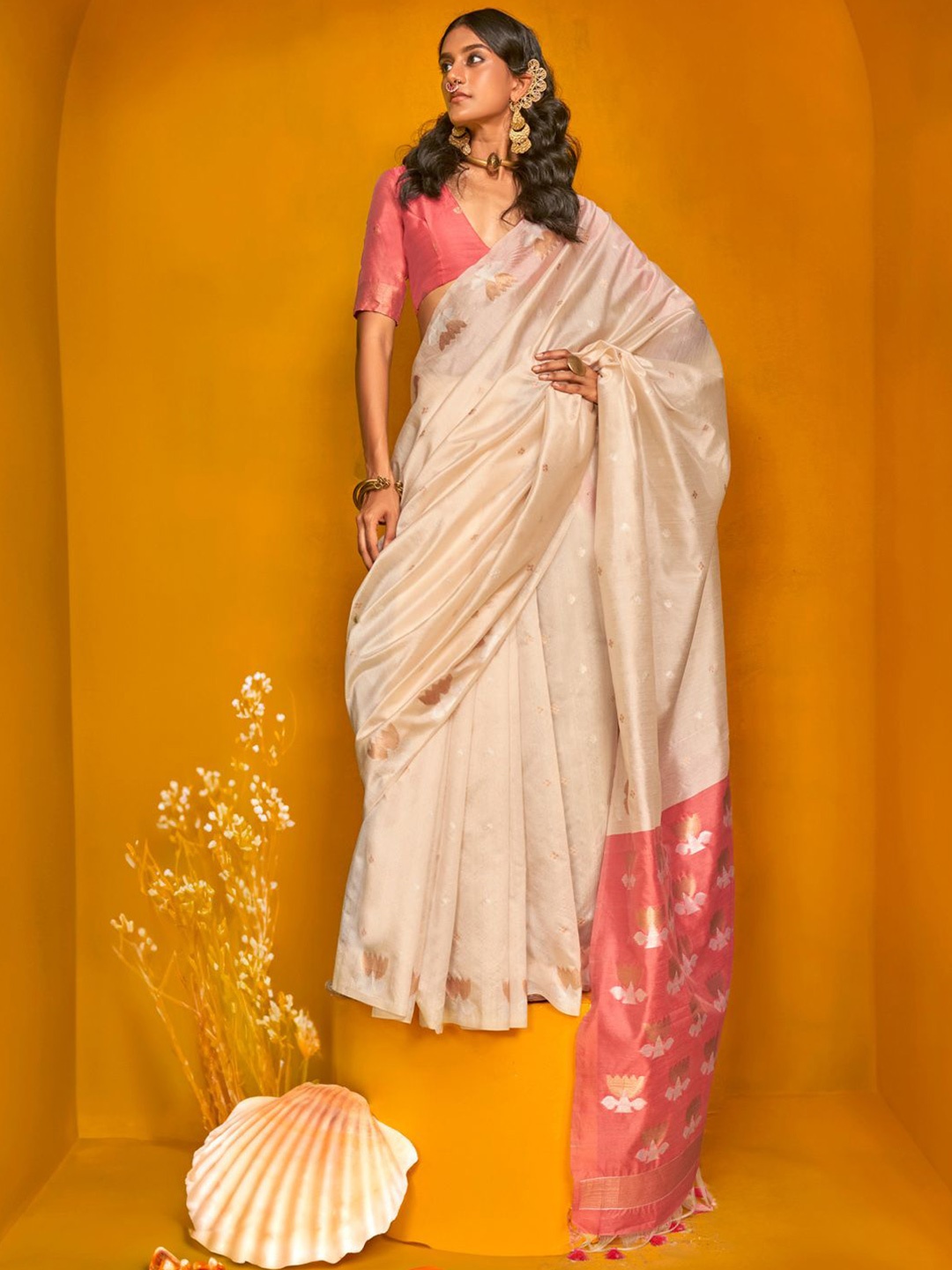 

Mitera Woven Design Zari Silk Blend Jamdani Saree, Cream