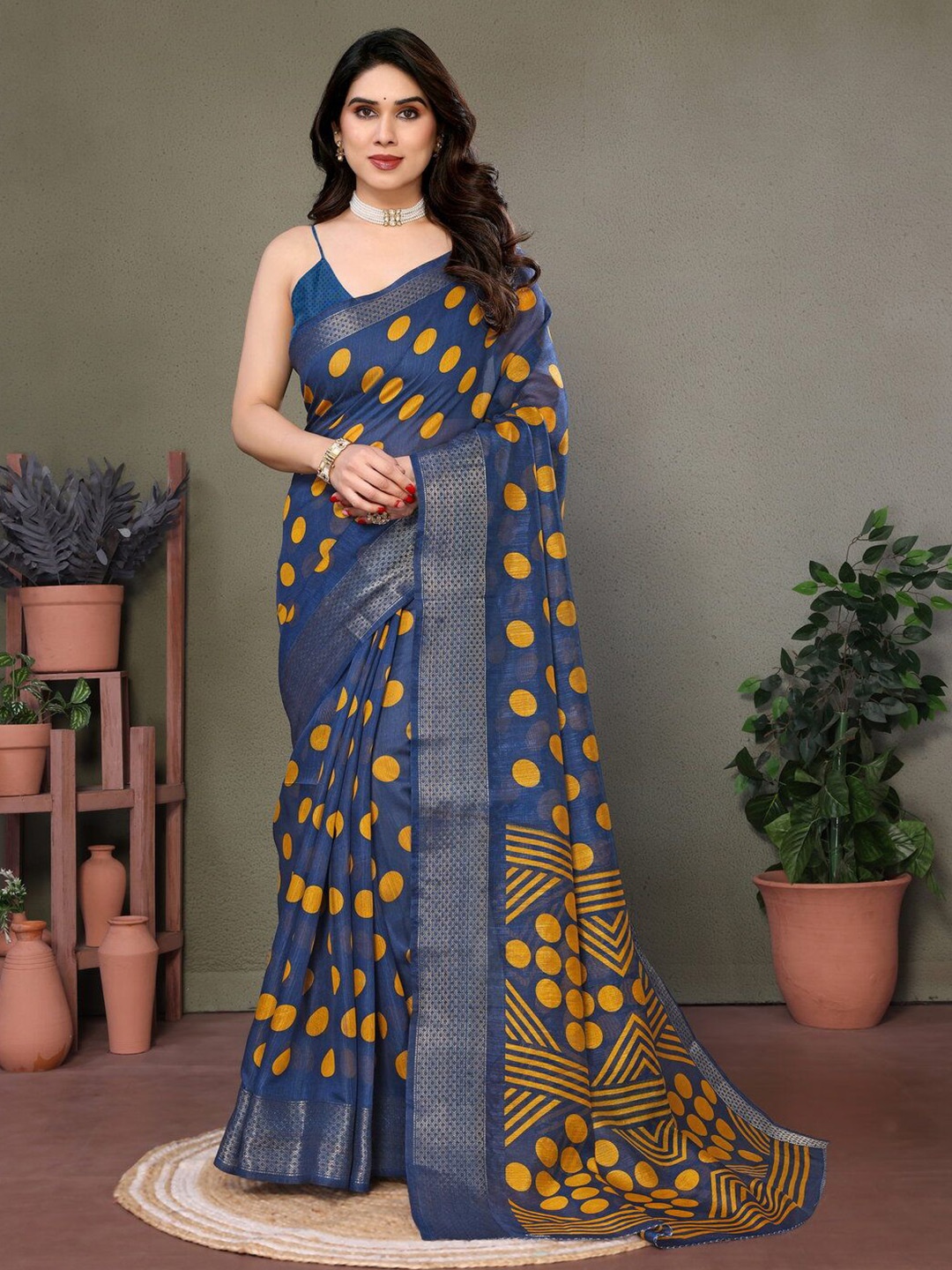 

Hema silk mills Polka Dot Zari Saree, Blue