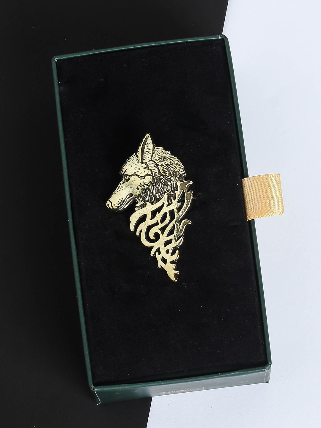 

Tossido Men Textured Wolf Brooch, Bronze