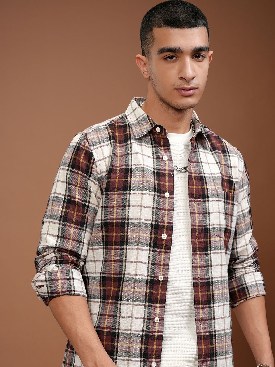 

HIGHLANDER Men Checked Casual Slim Fit Shirt, White
