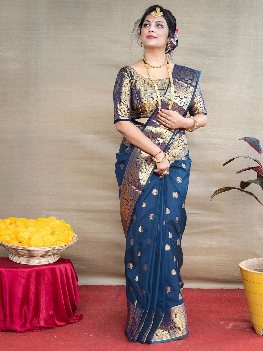 

KALINI Women Ethnic Motifs Zari Banarasi Saree, Teal