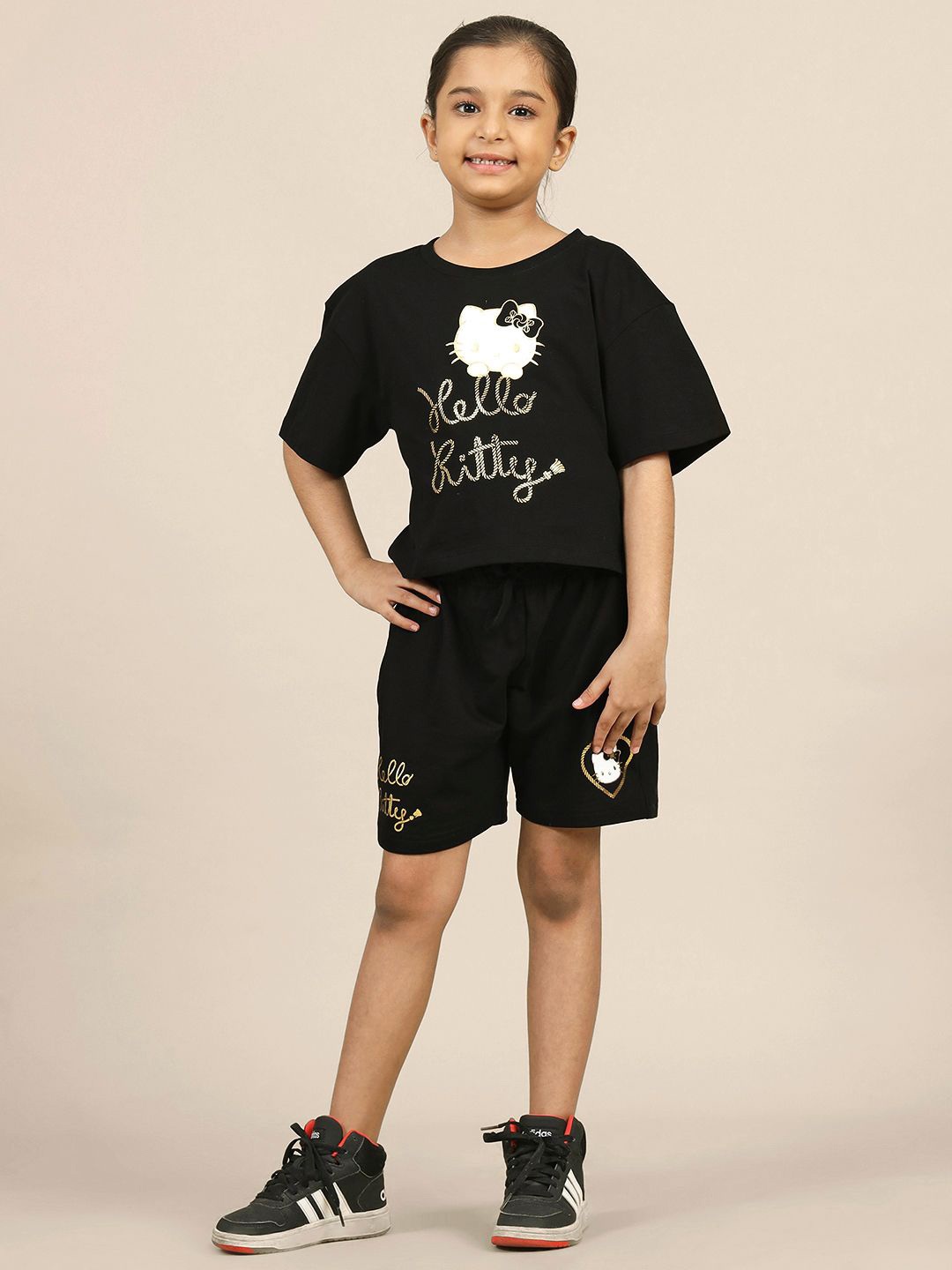 

Kids Ville Girls Hello Kitty Printed Pure Cotton T-Shirt & Shorts, Black