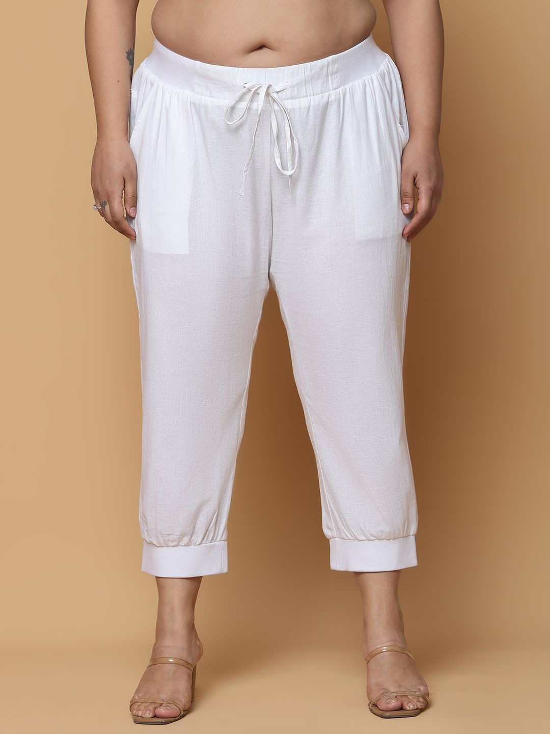 

theRebelinme Women Capris, White