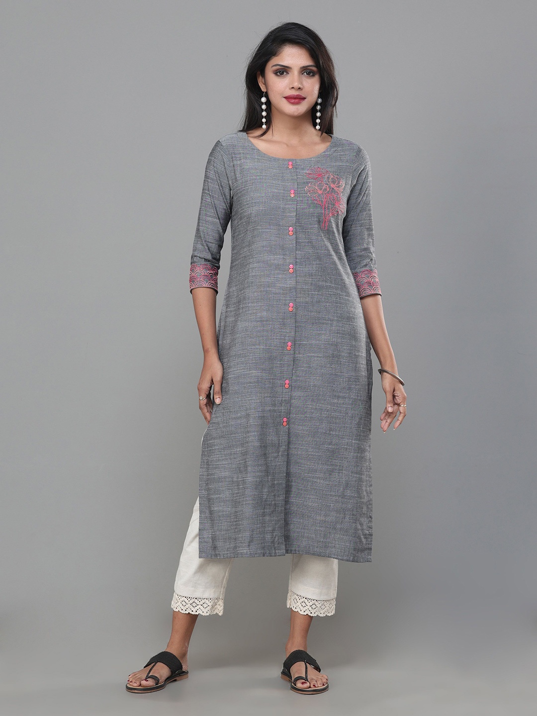 

Vismay Floral Embroidered Round Neck Straight Kurta, Grey