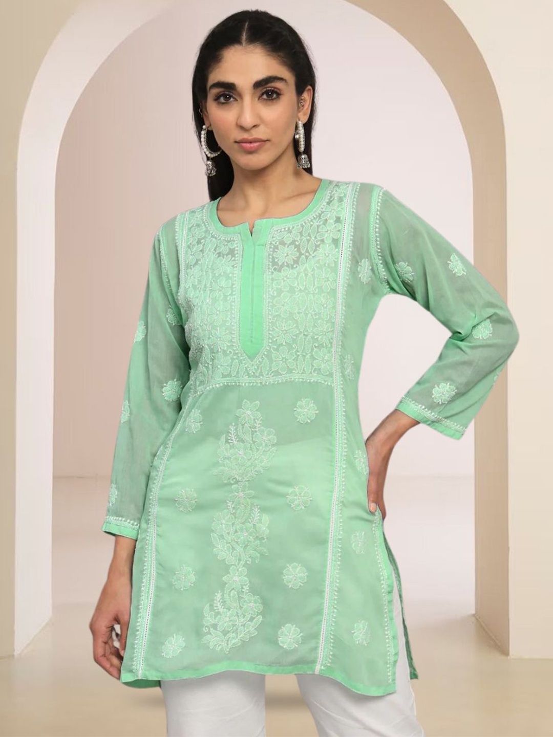 

PARAMOUNT CHIKAN Women Embroidered Lucknowi Chikankari Kurti, Green