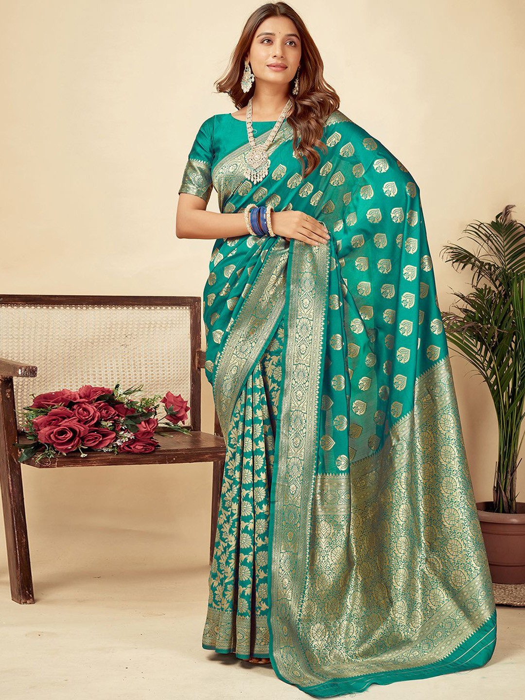 

KALINI Woven Design Zari Banarasi Saree, Green