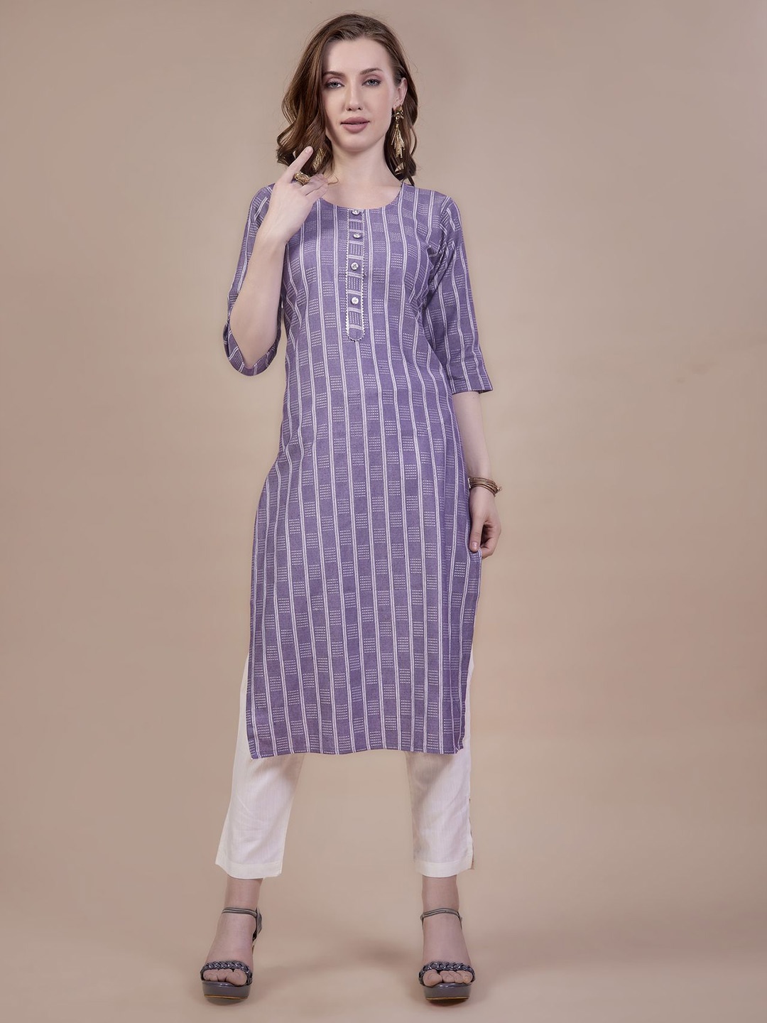 

Krimmple Women Geometric Printed Cotton Straight Kurta, Purple