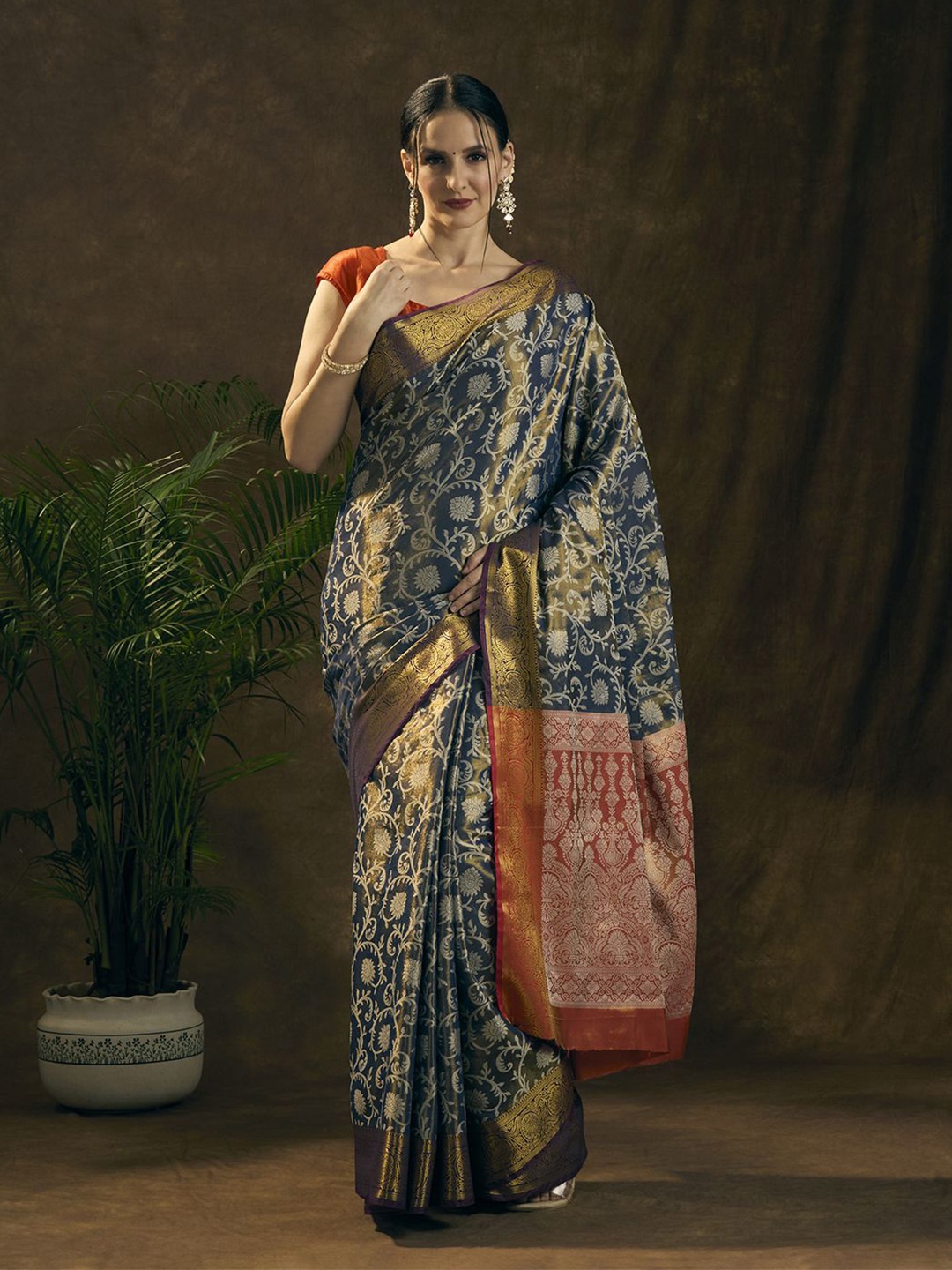 

JUST FASHION Woven Design Zari Kanjeevaram Saree, Blue