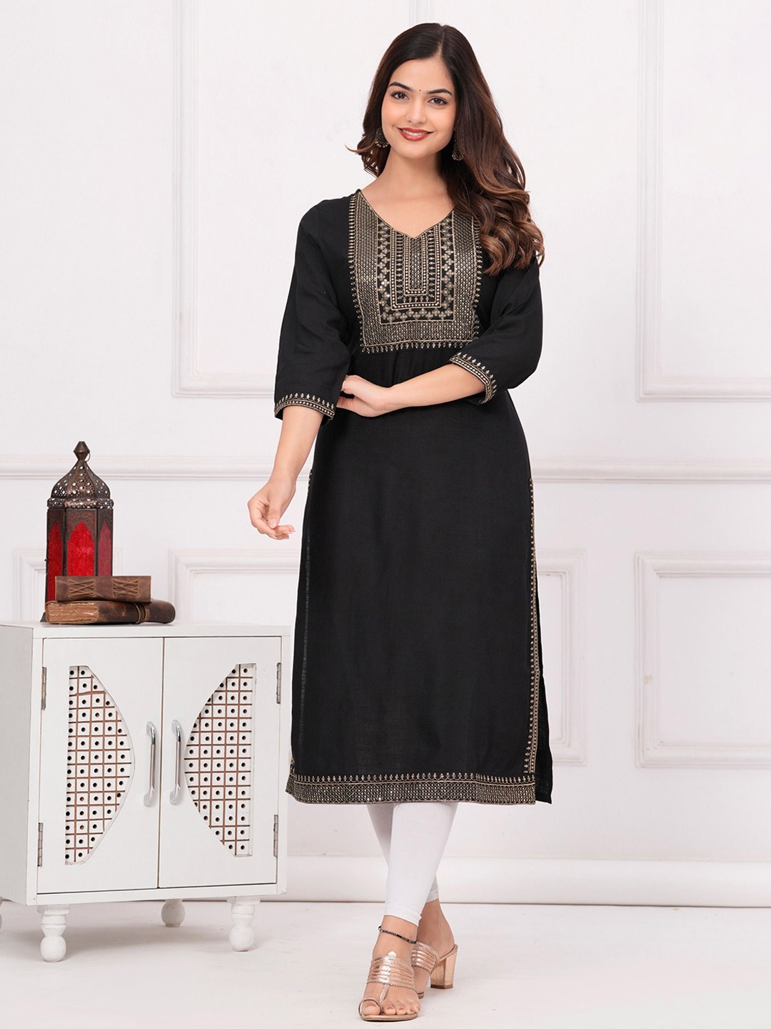 

His&Her Embroidered V-Neck Kurta, Black