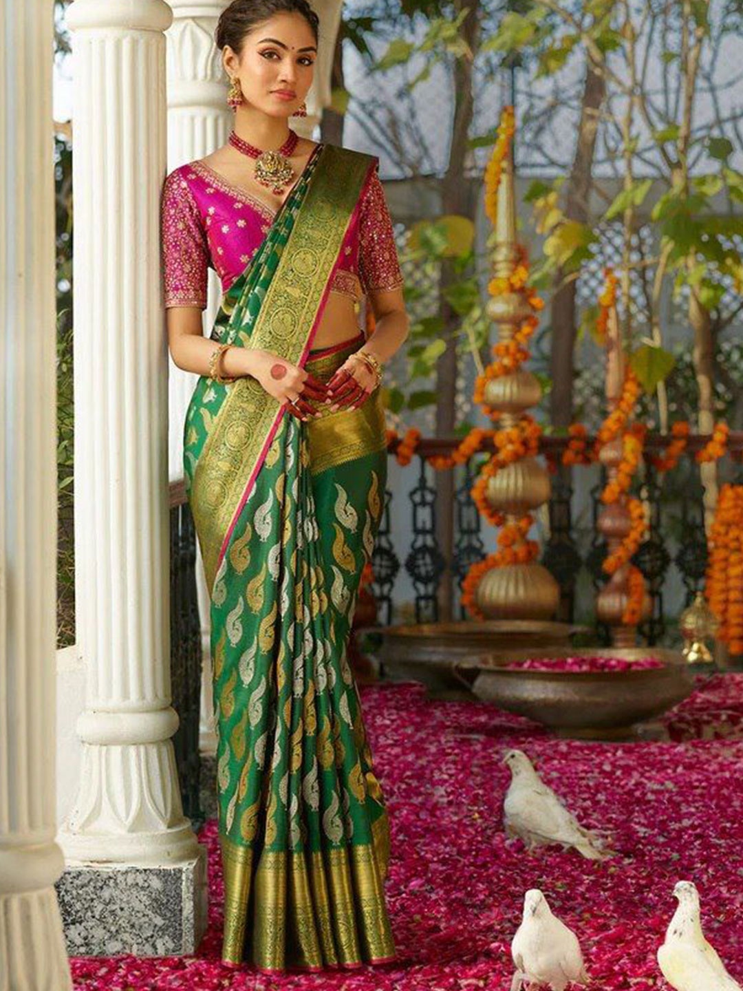 

Kriyansh Ethnic Motifs Zari Silk Cotton Kanjeevaram Saree, Green