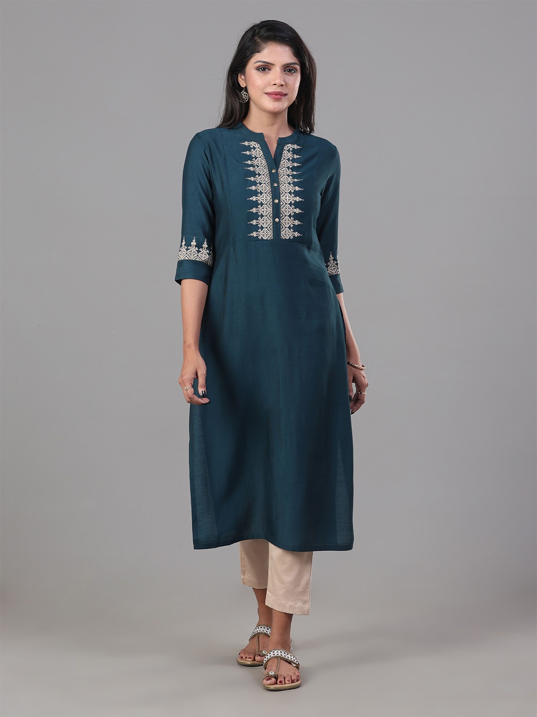 

Vismay Embroidered Mandarin Collar Kurta, Teal