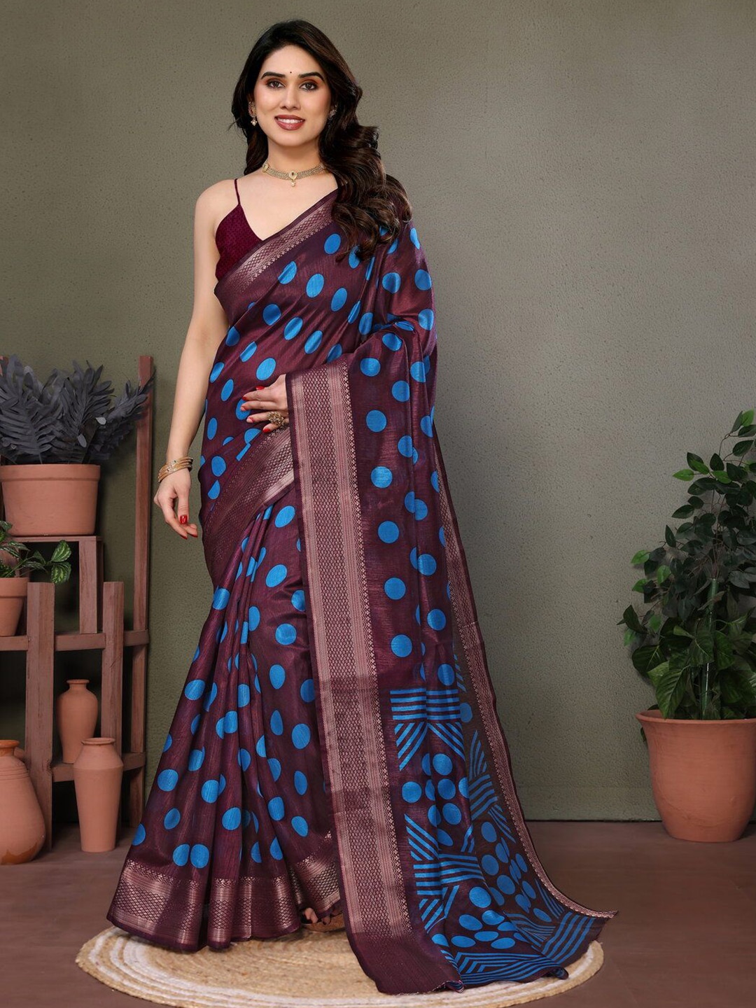 

Hema silk mills Polka Dot Zari Saree, Lavender