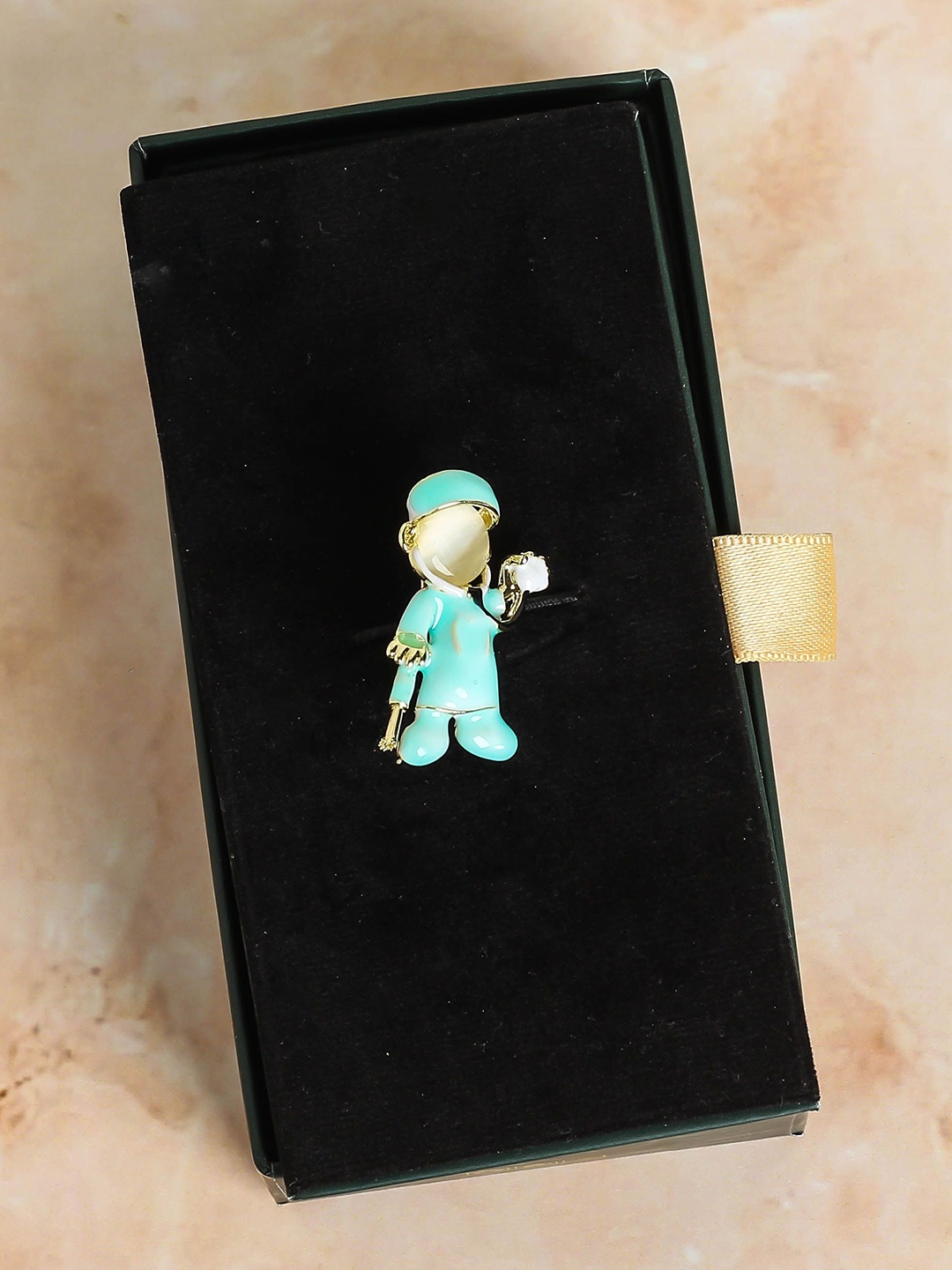 

Tossido Men Doctor Brooch, Blue