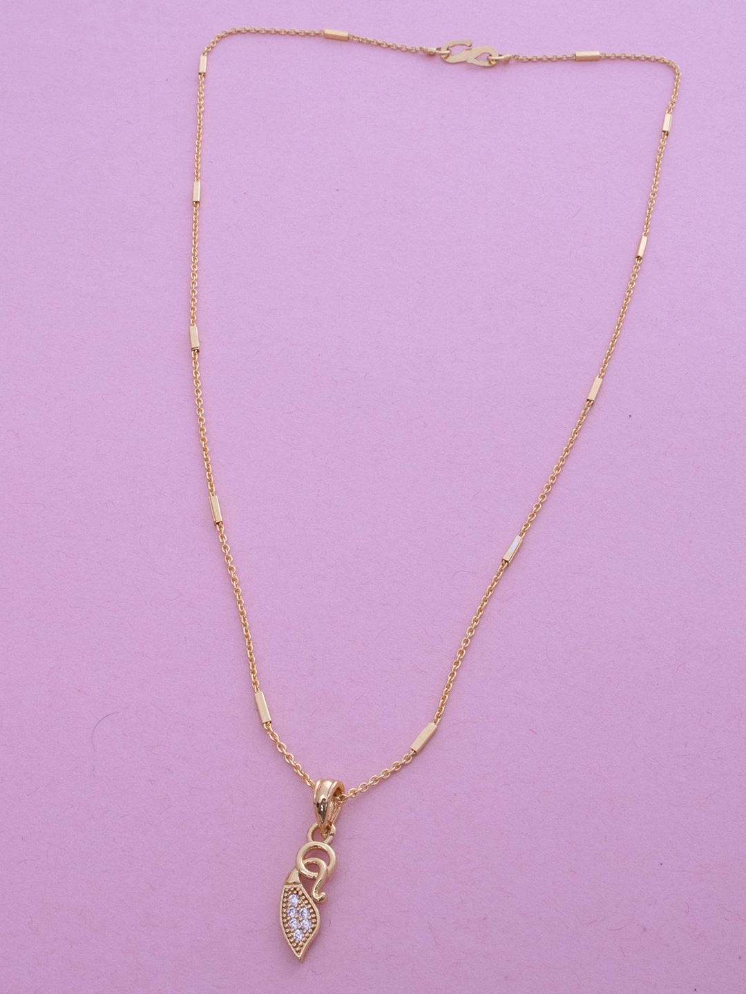 

Ramdev Art Fashion Jwellery Gold-Plated Stone Studded Pendant With Chain