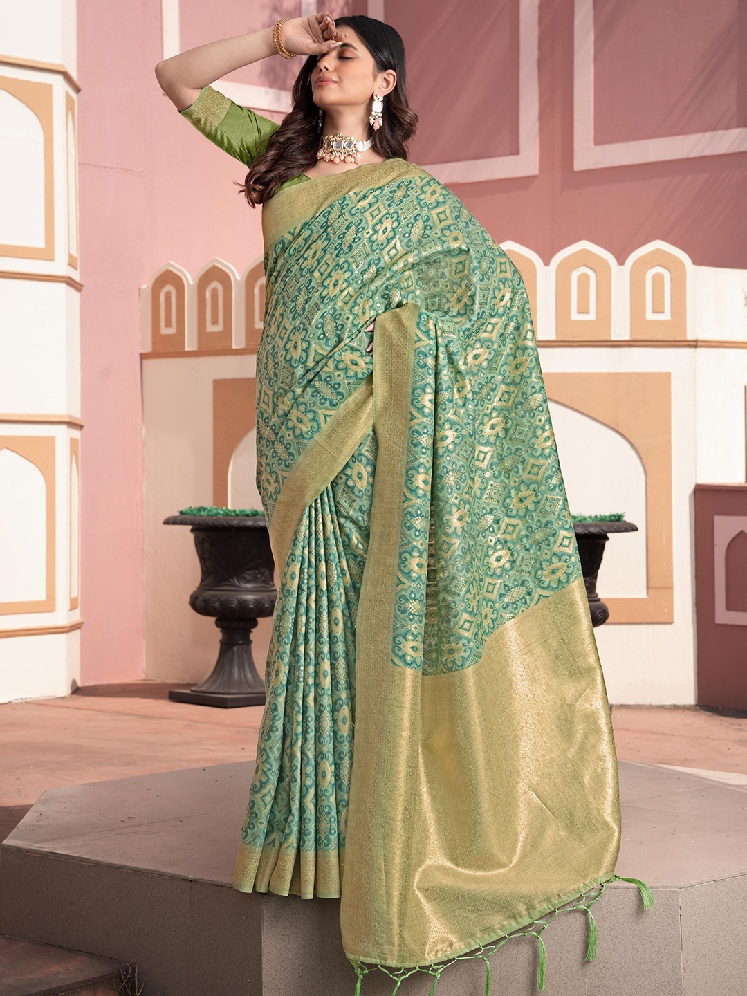 

GAJARAI Woven Design Zari Silk Cotton Ikat Saree, Green