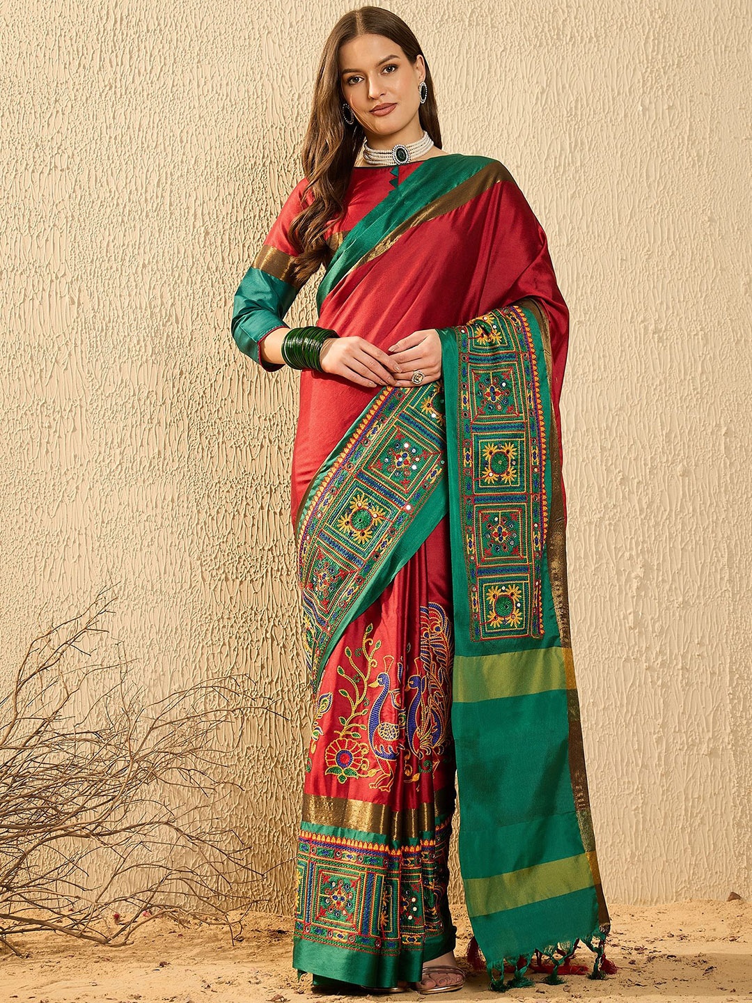 

SERONA FABRICS Geometric Embroidered Designer Banarasi Saree, Red