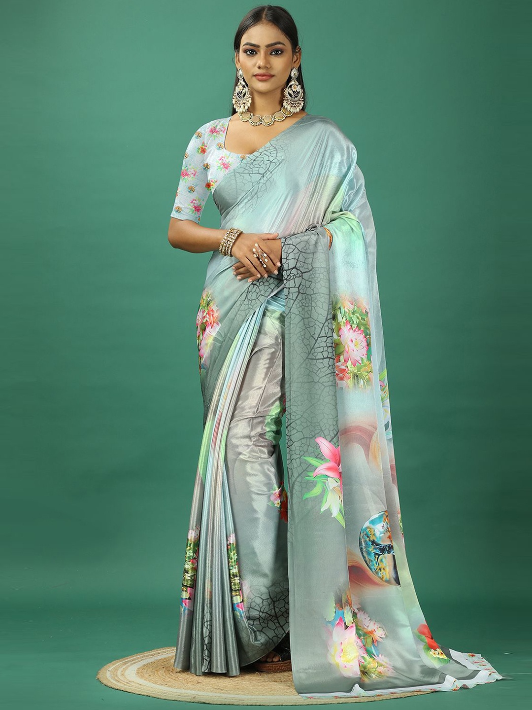 

A.V.M. SILK MILLS Floral Pure Crepe Saree, Grey