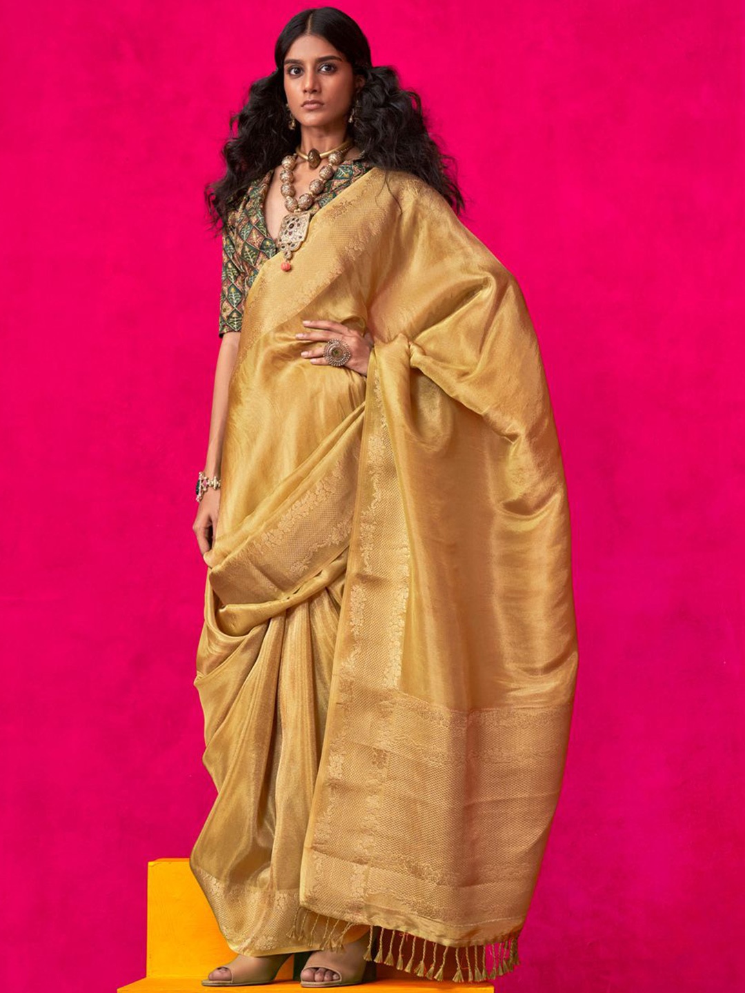 

Mitera Woven Design Zari Tissue Saree, Gold