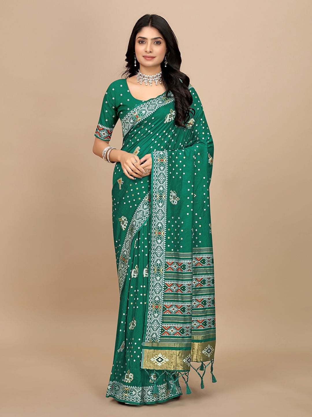 

Pionex Ethnic Motifs Patola Saree, Green