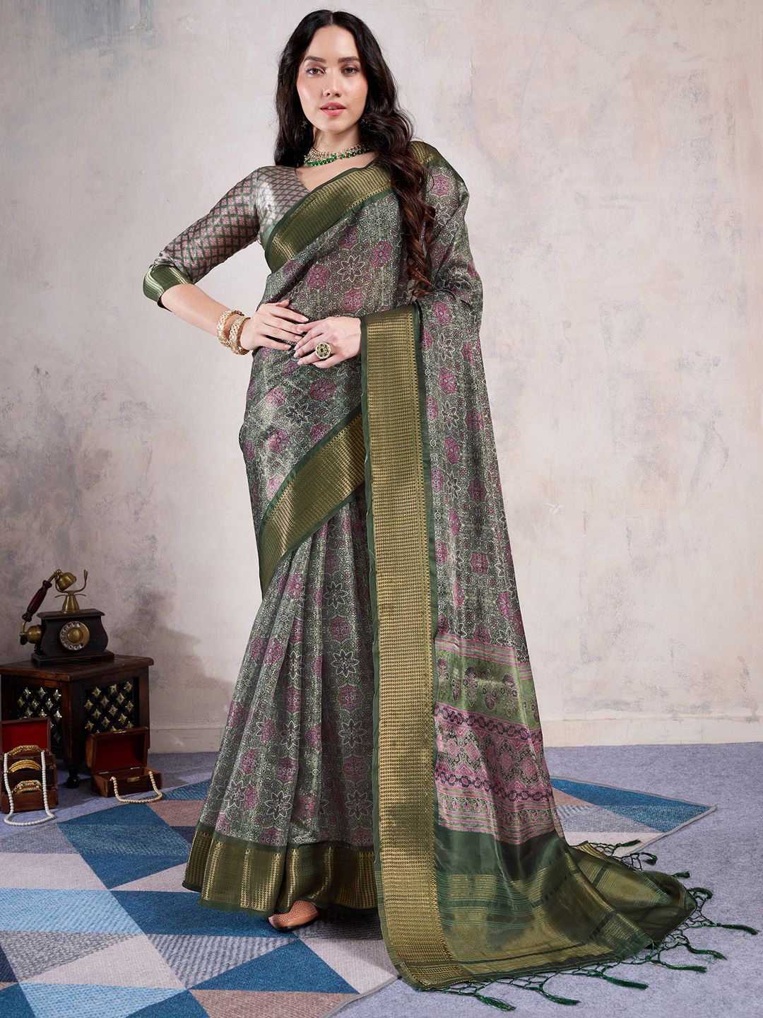 

Saree mall Ethnic Motifs Zari Organza Sungudi Sarees, Green