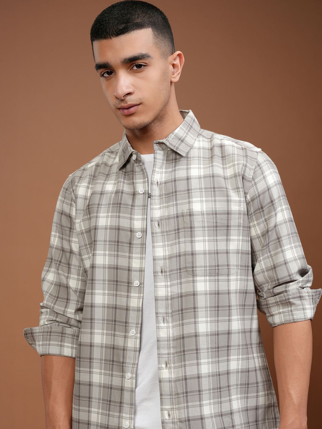 

HIGHLANDER Men Slim Fit Spread Collar Tartan Checked Cotton Casual Shirt, Beige