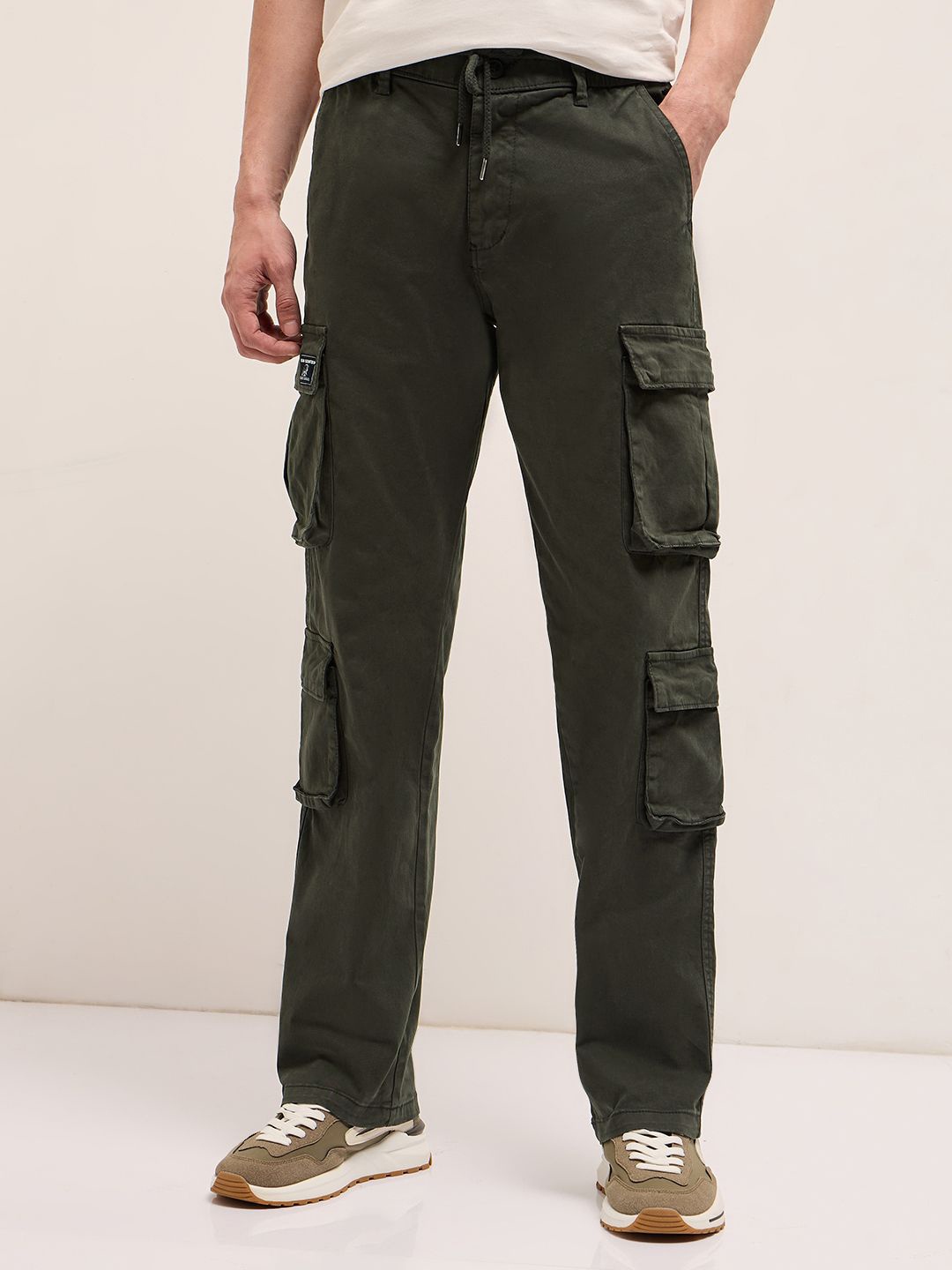 

THE BEAR HOUSE Men Cotton Regular Fit Cargos, Olive